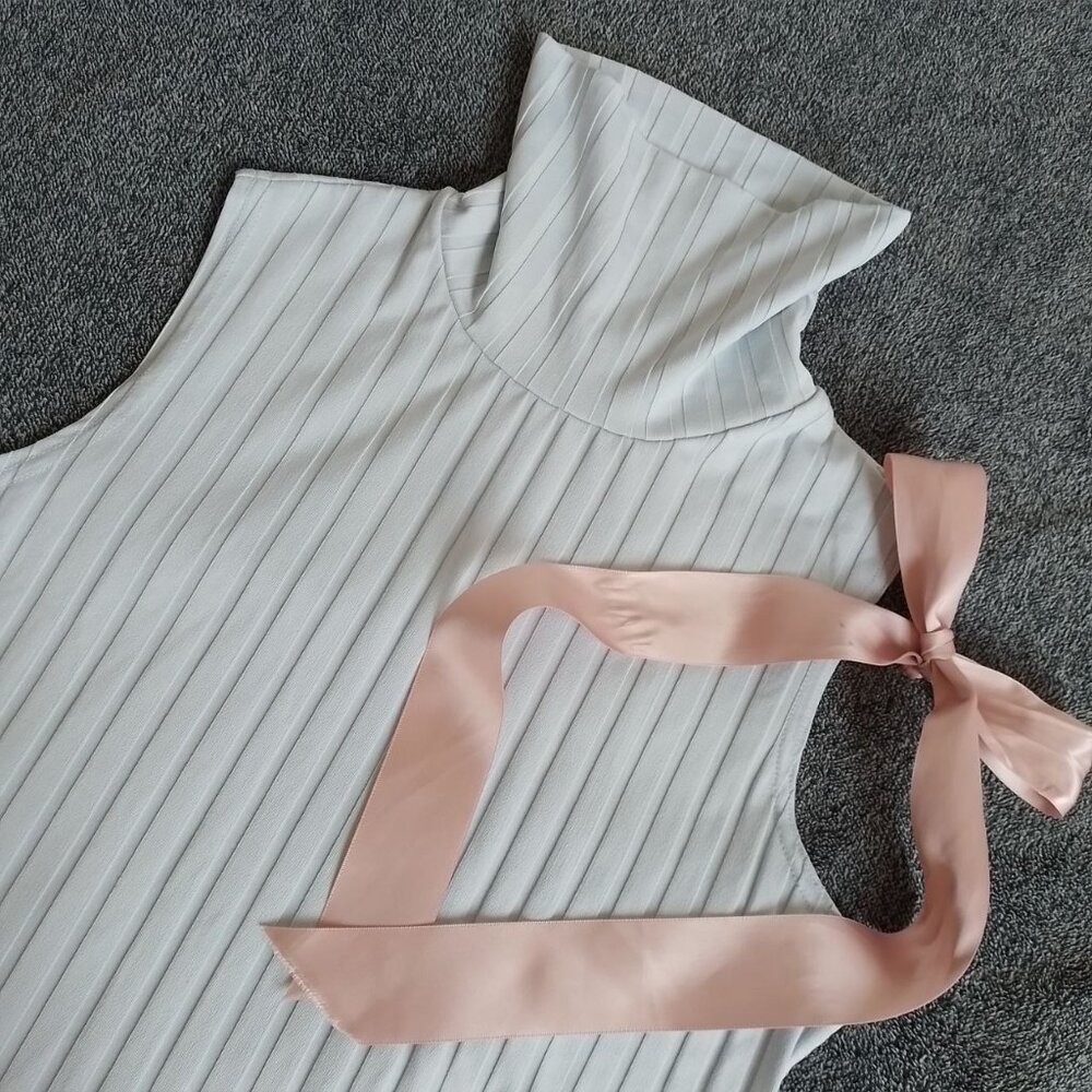 🎀 🌸 Pale Blue Sleeveless Sweater 🌸 🎀